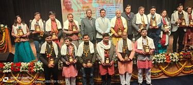 संस्कृत संस्थानम में आज सम्मान समारोह हुआ जिसमें योगाचार्य कृष्ण दत्त मिश्रा को संस्कृत संस्थान के निदेशक विनय श्रीवास्तव द्वारा सम्मानित किया गया।