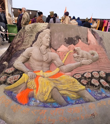 अयोध्याधाम रेत शिल्प पर उकेरे जा रहे भगवान राम